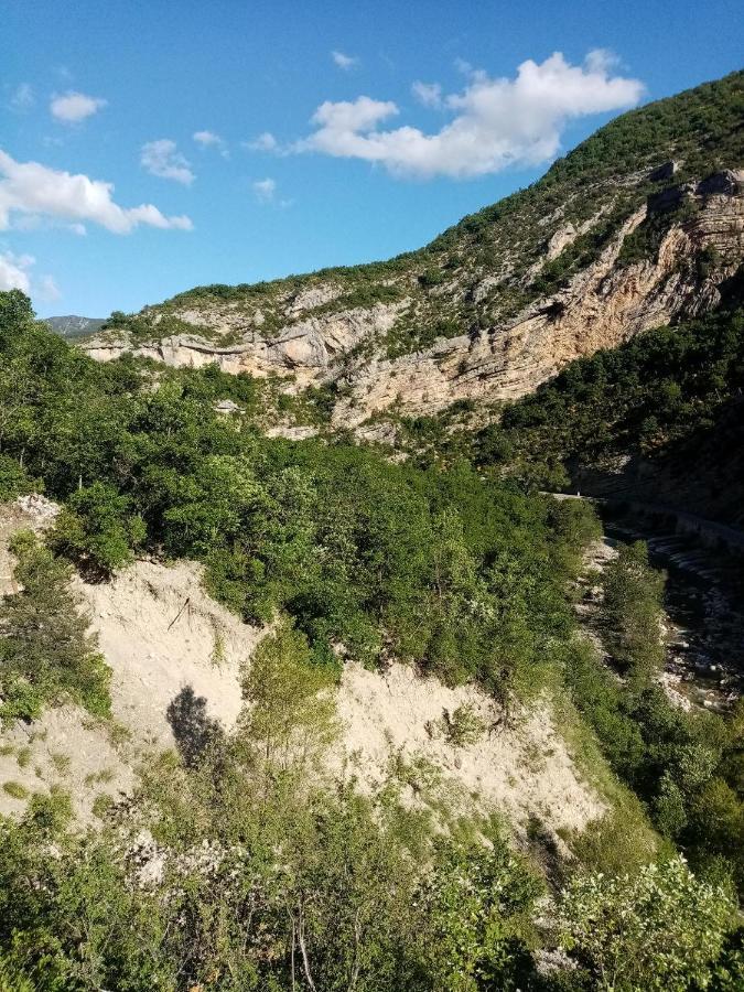 La Canopee Barret-sur-Meouge 外观 照片